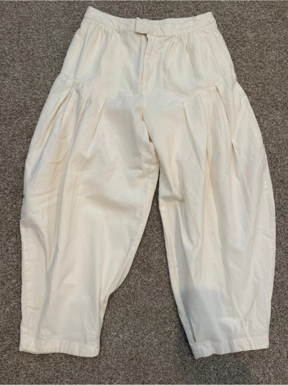 Used once Free People  cropped Barrel sz8
Trousers - Picture 2 of 7